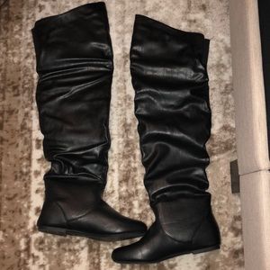 Nature Breeze Vicki Over the knee black boots